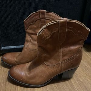 Frye Jackie Leather Button Short Western Booties